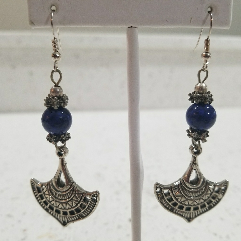 Brand new Beautiful  silver chandelier earring,